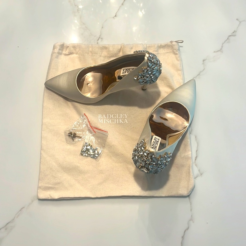 Badgley Mischka Cream Heels with Silver Embellishments - Picture 3 of 10